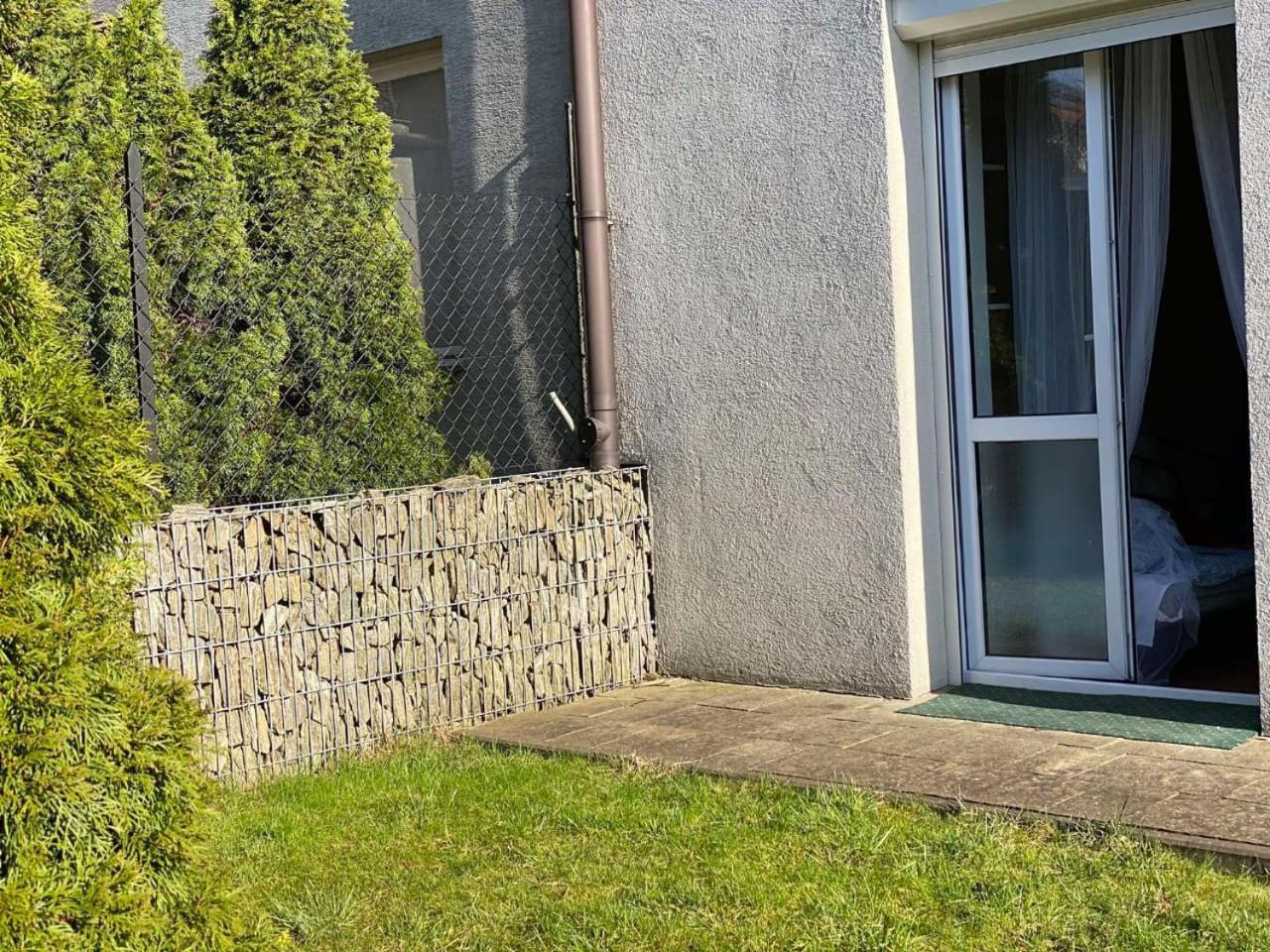 Home Studio Z Ogrodkiem Krasków Exterior foto